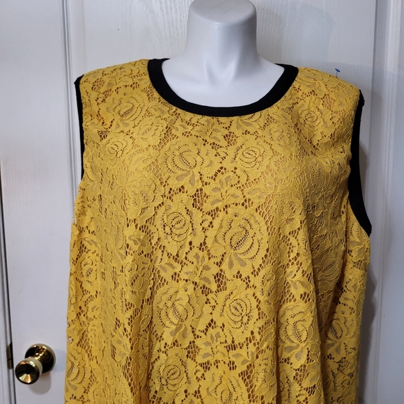 Pleione Floral Lace Sleeveless Top & Shorts - Picture 10 of 16